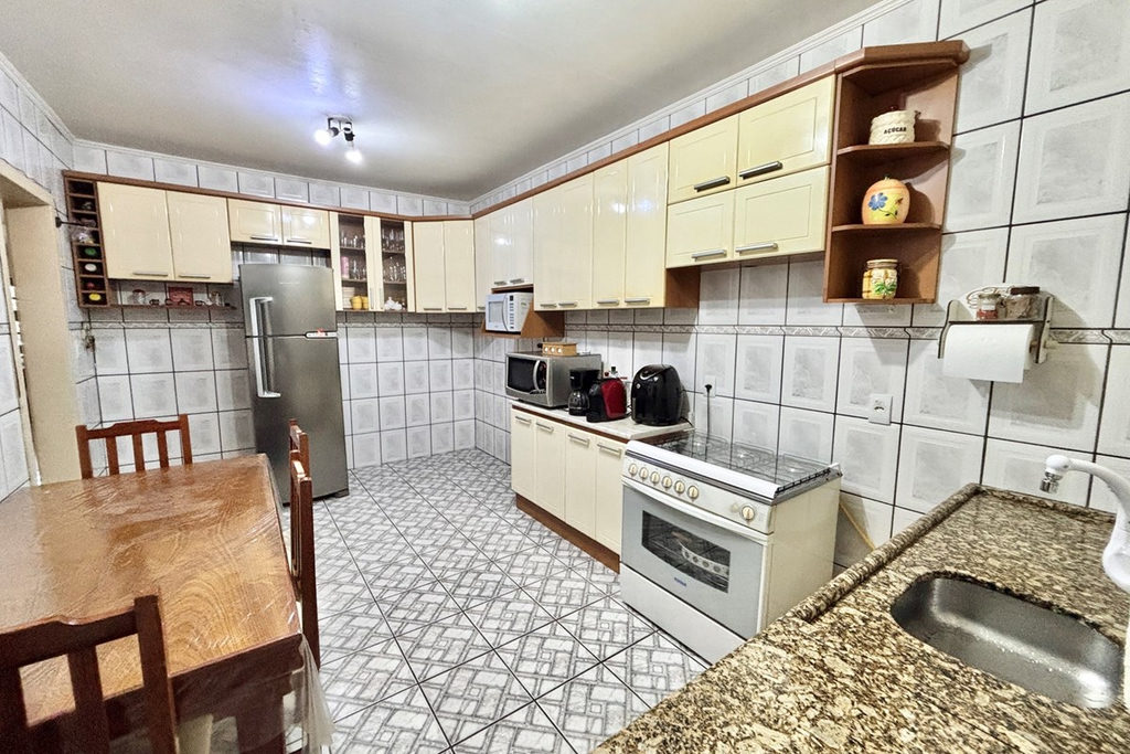 Casa para venda no bairro Moinhos de Vento em Canoas