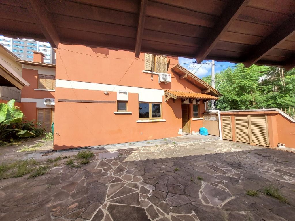 Casa para venda no bairro Petrópolis em Porto Alegre