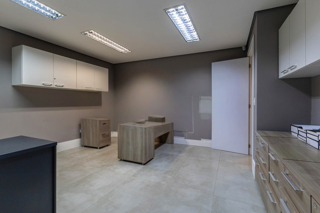 Edifício Comercial para venda no bairro Três Figueiras em Porto Alegre