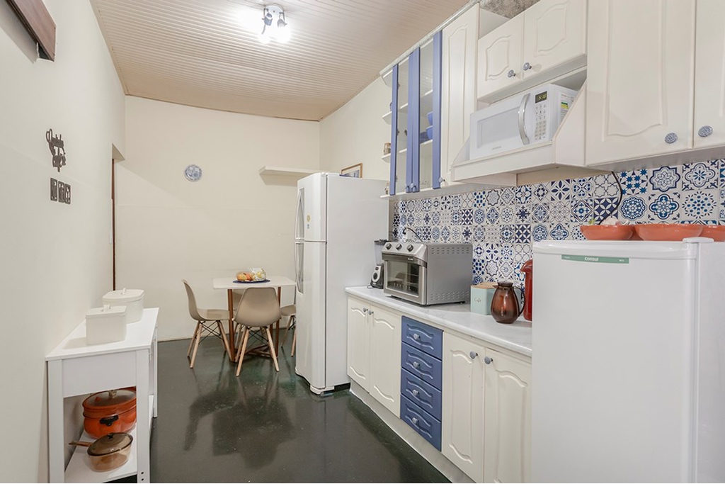 Casa para venda no bairro Passo da Areia em Porto Alegre