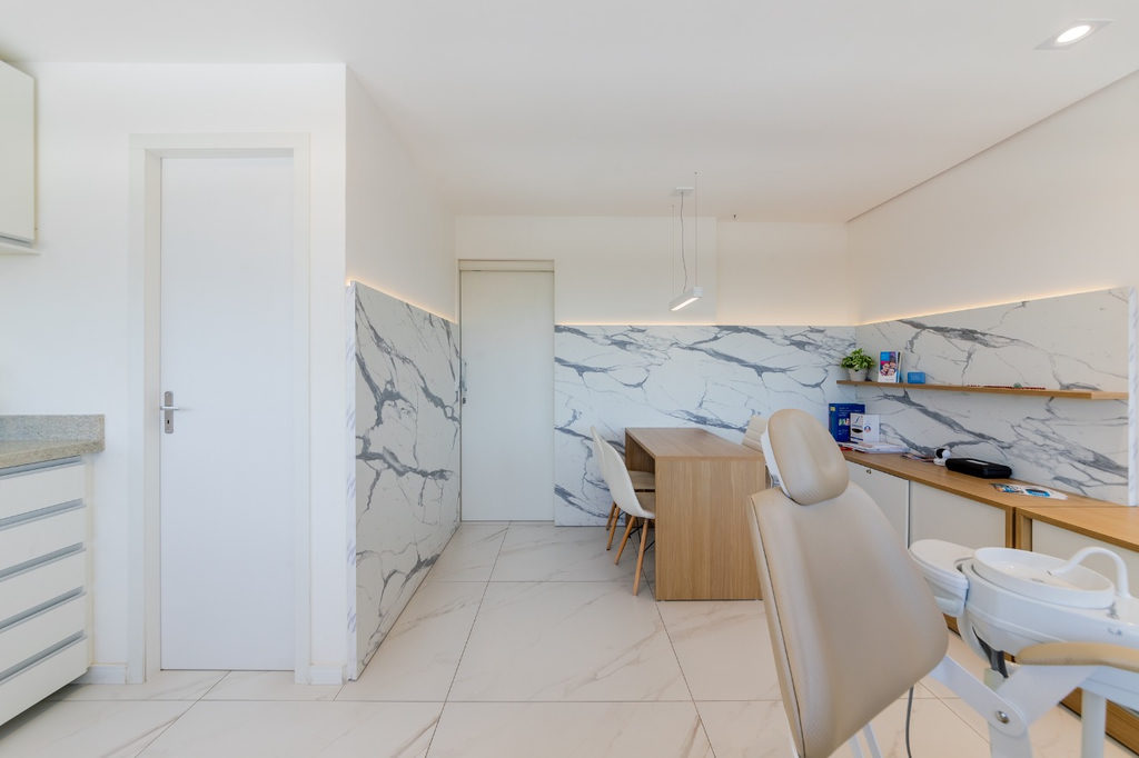 Sala para venda no bairro Chácara das Pedras em Porto Alegre