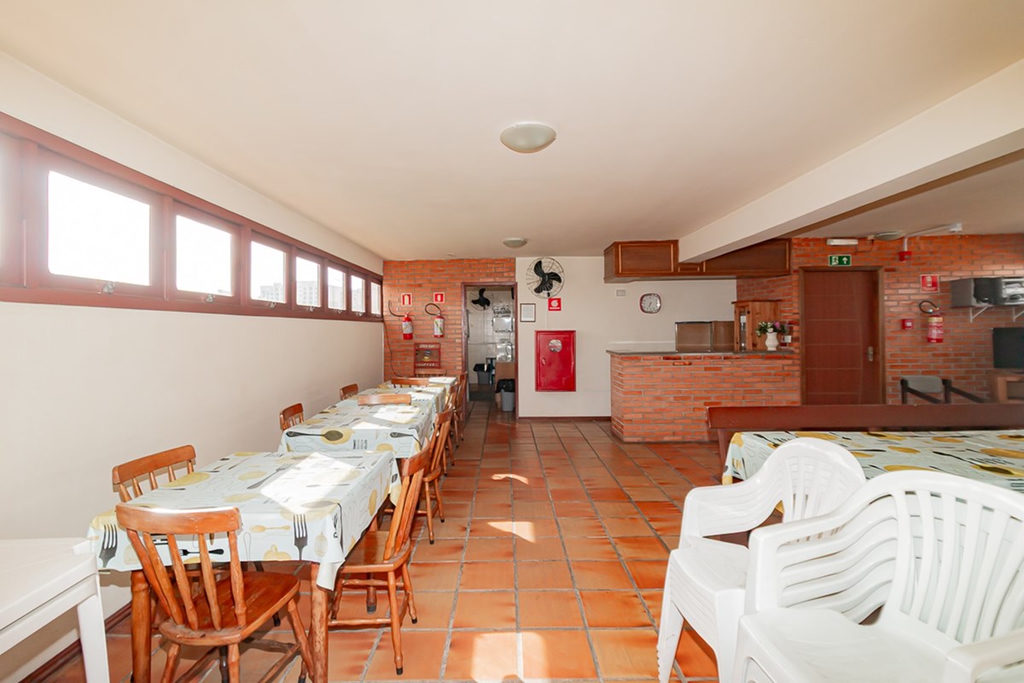 Apartamento para venda no bairro Vila Ipiranga em Porto Alegre