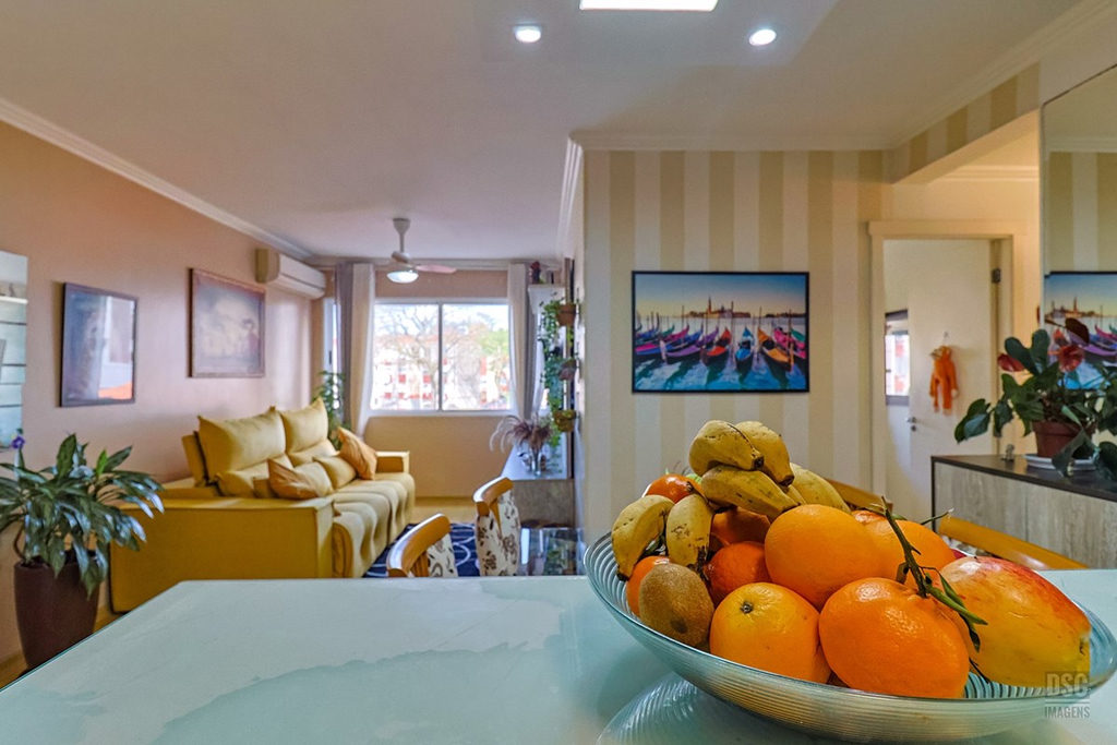 Apartamento para venda no bairro Vila Ipiranga em Porto Alegre