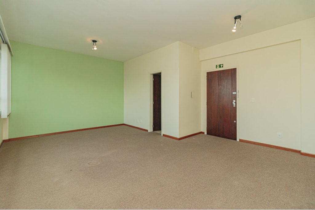 Sala para venda no bairro Petrópolis em Porto Alegre