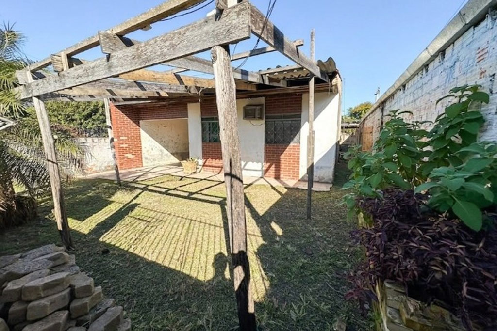 Casa para venda no bairro Harmonia em Canoas