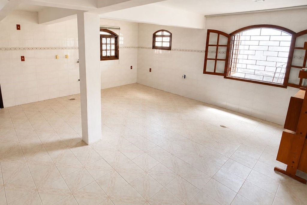 Casa para venda no bairro Partenon em Porto Alegre