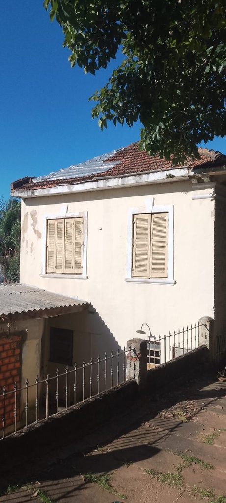 Casa para venda no bairro Santo Antônio em Porto Alegre