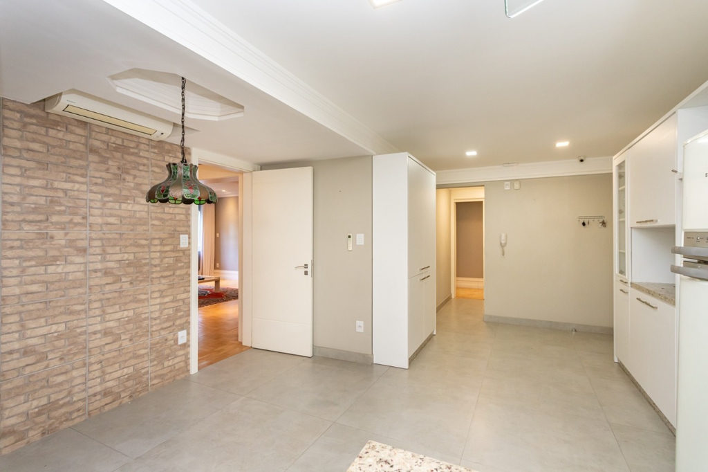 Apartamento para venda no bairro Moinhos de Vento em Porto Alegre