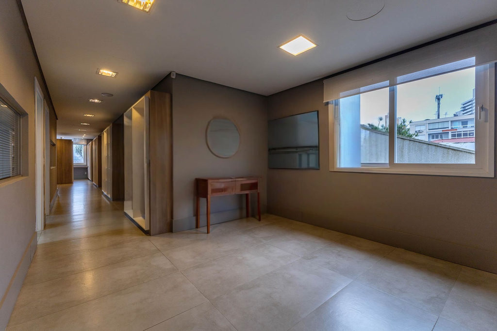 Edifício Comercial para venda no bairro Três Figueiras em Porto Alegre