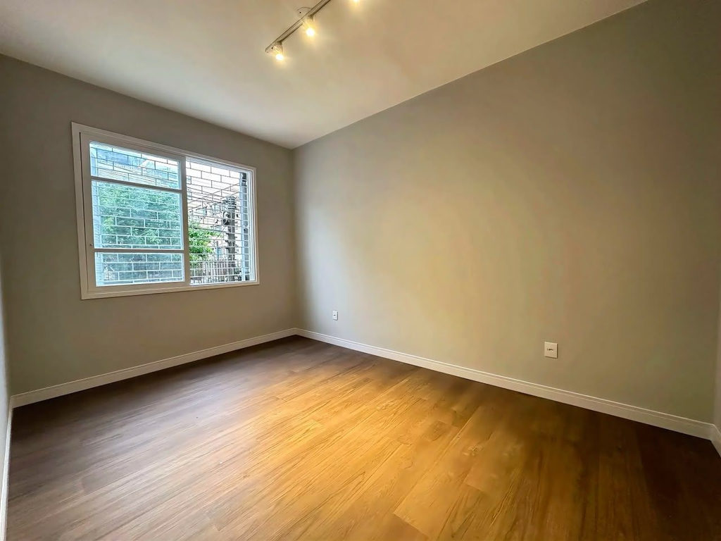 Apartamento para venda no bairro Menino Deus em Porto Alegre