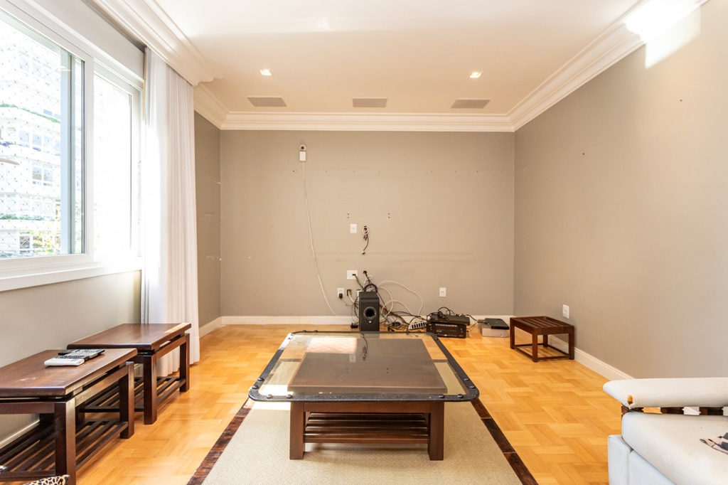 Apartamento para venda no bairro Moinhos de Vento em Porto Alegre