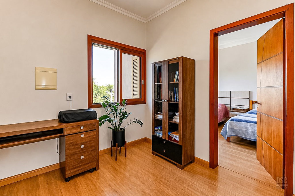 Casa para venda no bairro Jardim Planalto em Porto Alegre