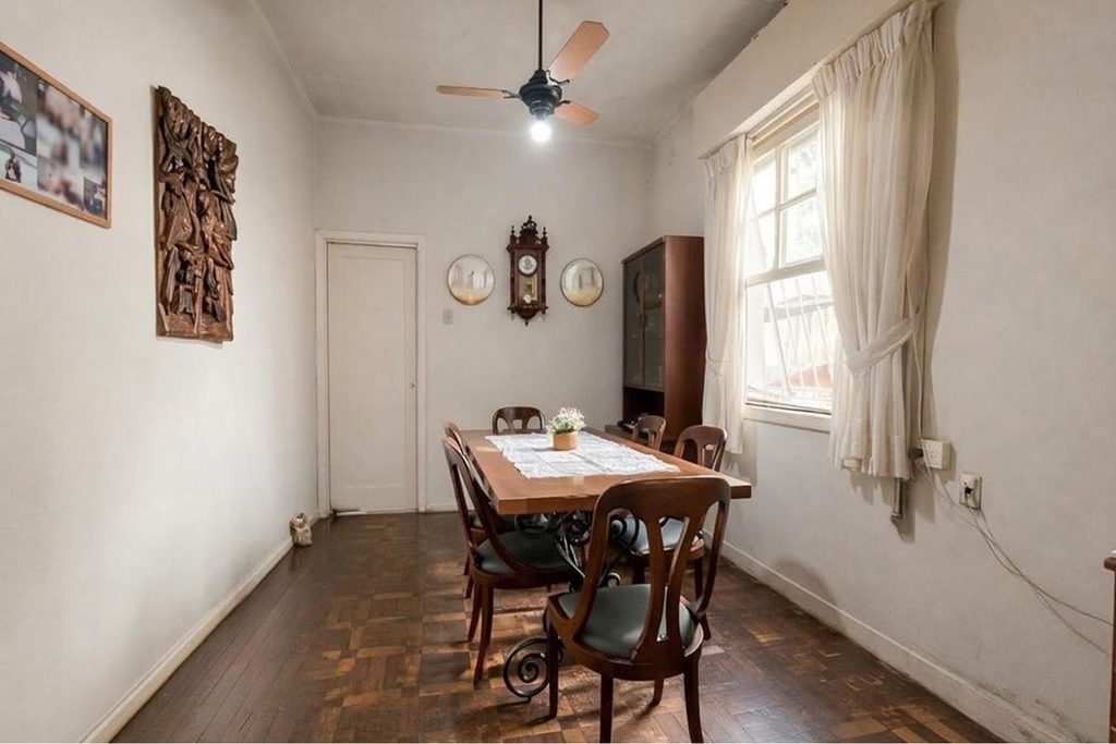 Casa para venda no bairro Menino Deus em Porto Alegre