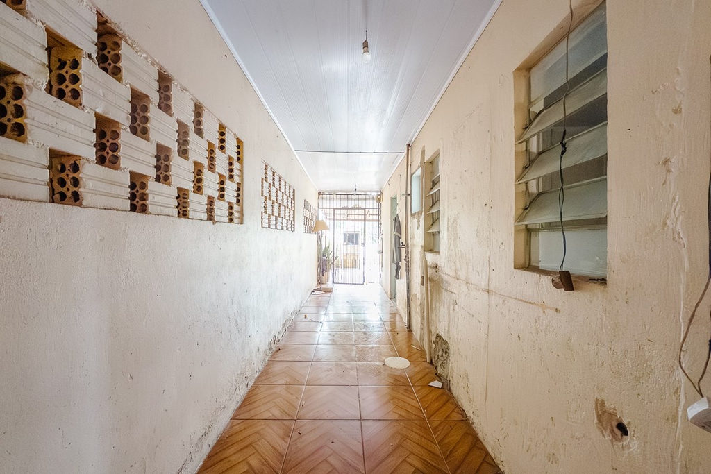 Casa para venda no bairro Guajuviras em Canoas