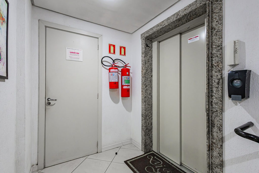Apartamento para venda no bairro Passo da Areia em Porto Alegre