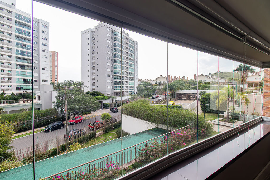 Apartamento para venda no bairro Central Parque em Porto Alegre
