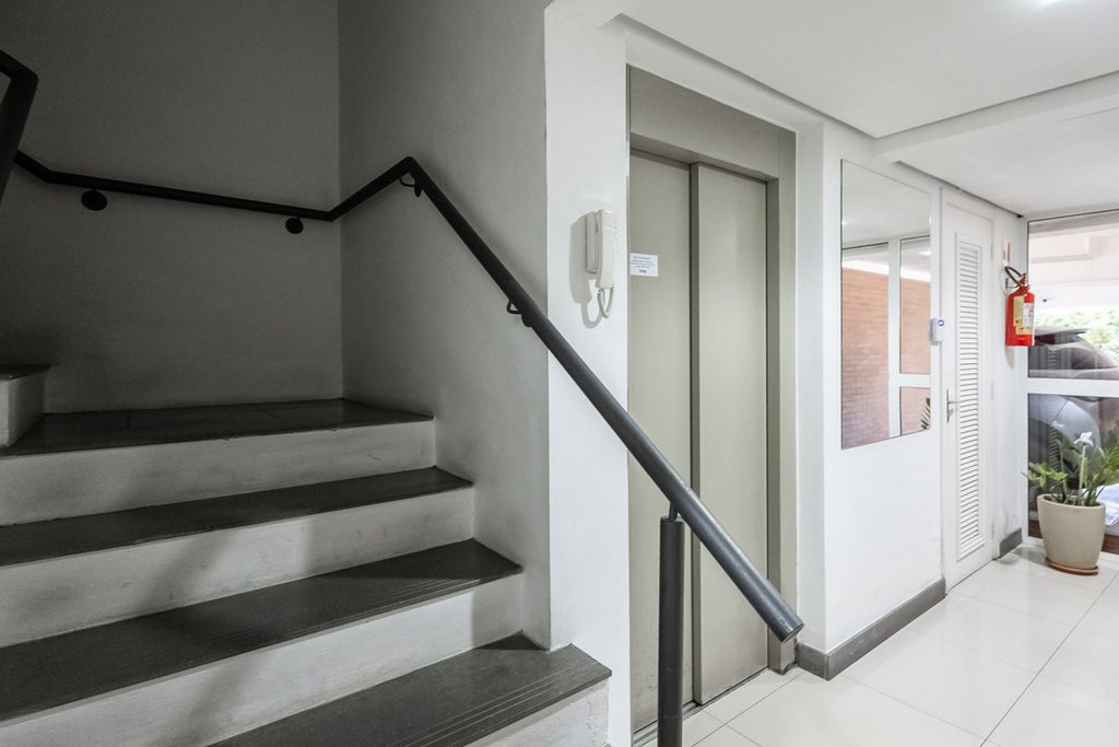 Apartamento para venda no bairro Passo da Areia em Porto Alegre