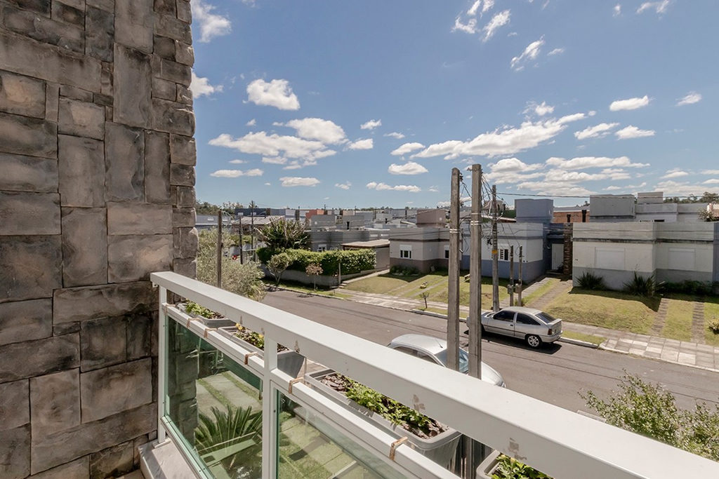 Casa em Condomínio para venda no bairro Lomba do Pinheiro em Porto Alegre