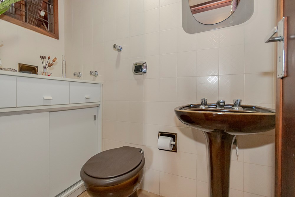 Casa para venda no bairro Jardim Itu Sabará em Porto Alegre