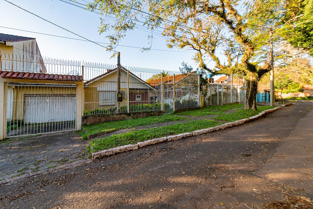 Casa em Condomínio para venda no bairro Santa Tereza em Porto Alegre