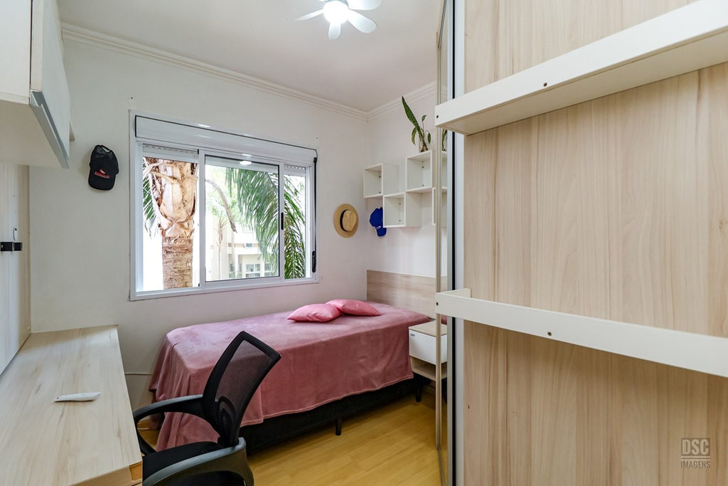 Apartamento para venda no bairro Vila Ipiranga em Porto Alegre
