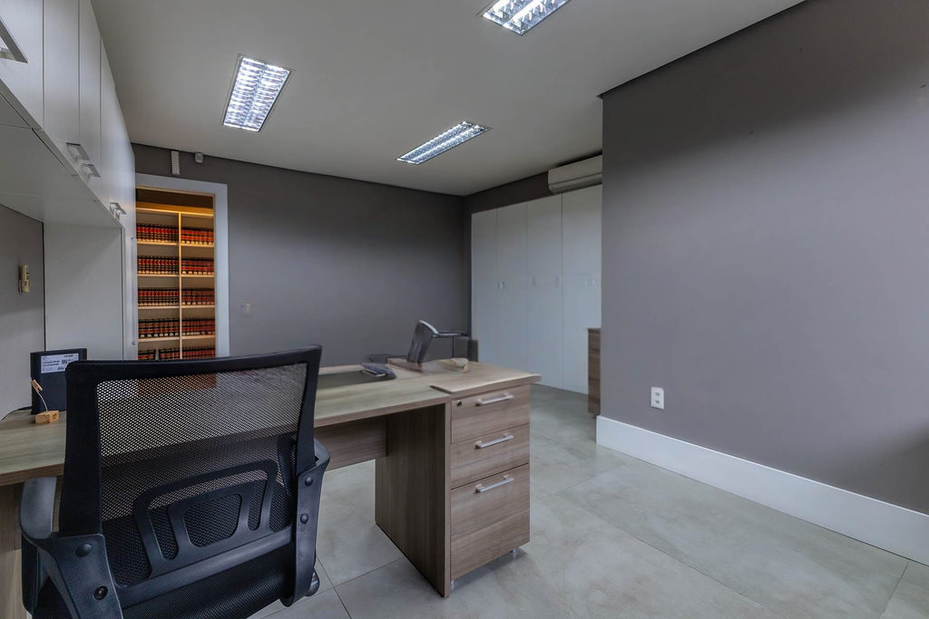 Edifício Comercial para venda no bairro Três Figueiras em Porto Alegre