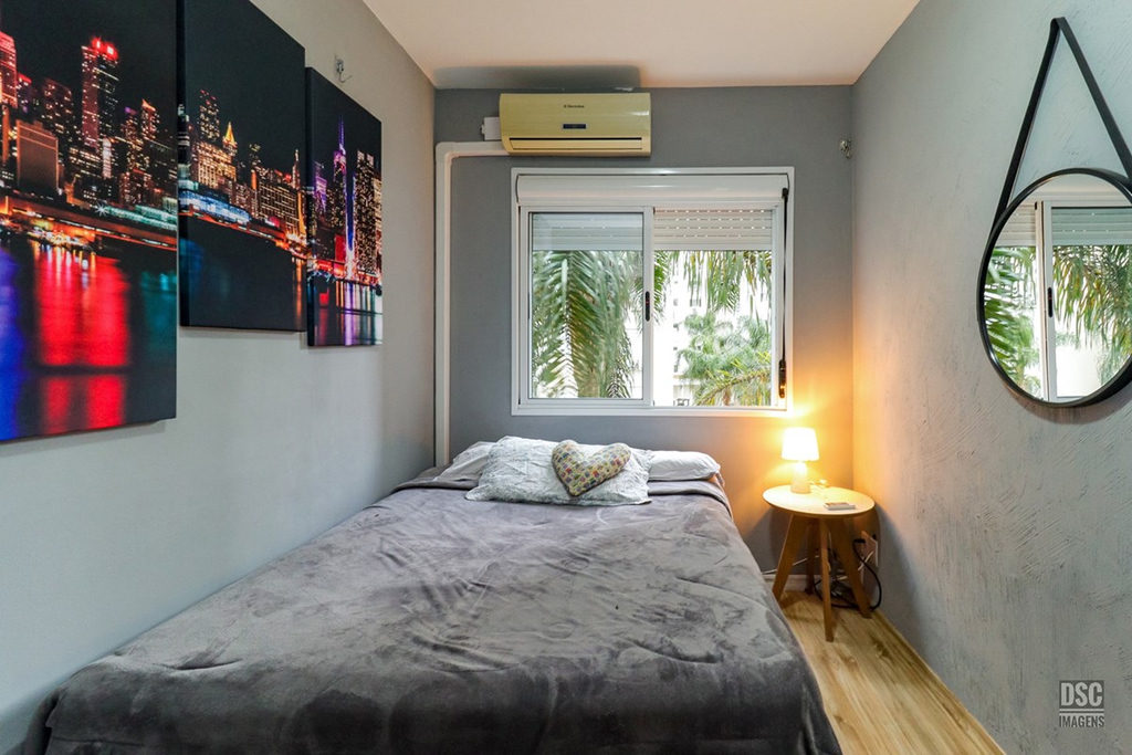 Apartamento para venda no bairro Vila Ipiranga em Porto Alegre