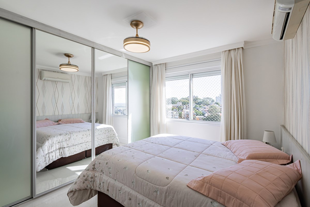 Apartamento para venda no bairro Jardim Lindóia em Porto Alegre