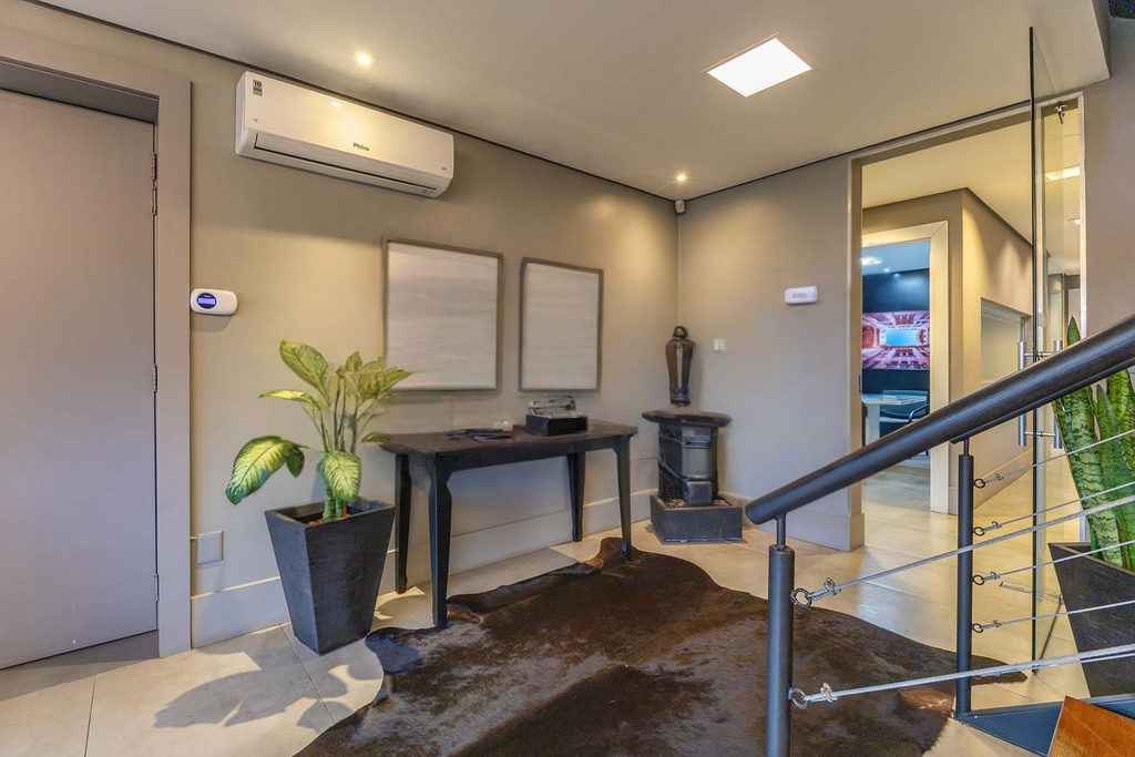 Edifício Comercial para venda no bairro Três Figueiras em Porto Alegre