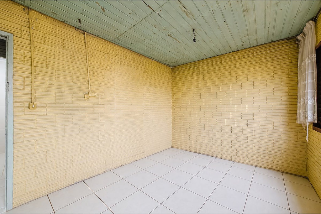 Casa para venda no bairro Guajuviras em Canoas