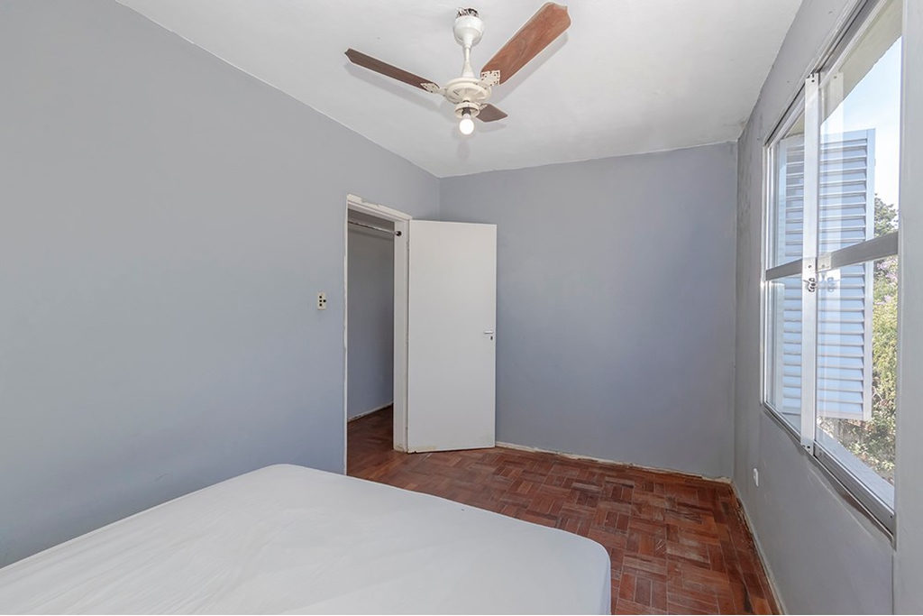 Apartamento para venda no bairro Medianeira em Porto Alegre