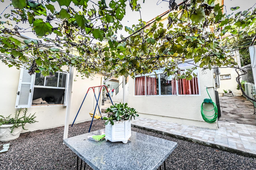Casa para venda no bairro Menino Deus em Porto Alegre