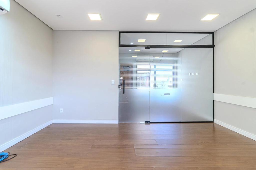 Sala para venda no bairro Petrópolis em Porto Alegre