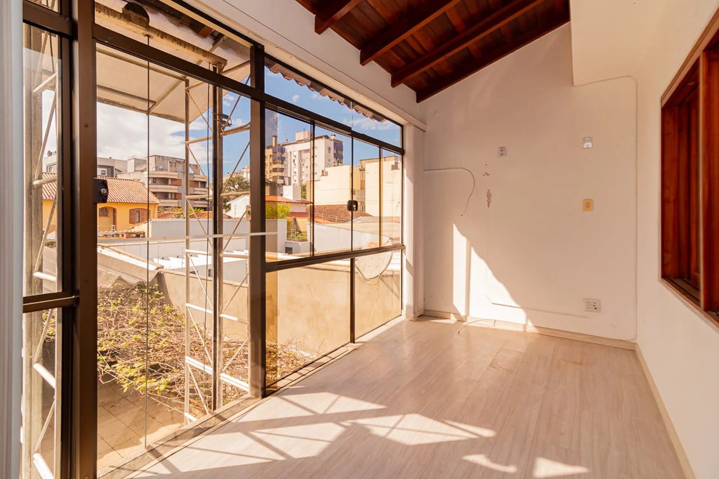 Casa para venda no bairro Higienópolis em Porto Alegre