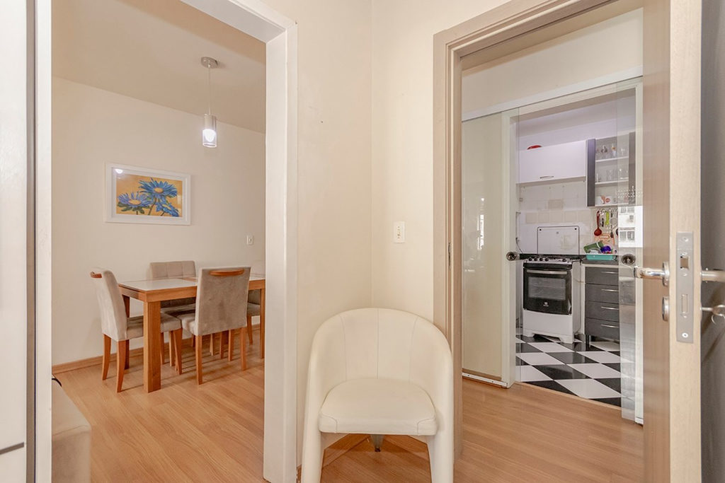 Apartamento para venda no bairro Vila Ipiranga em Porto Alegre