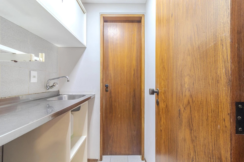 Sala para venda no bairro Petrópolis em Porto Alegre