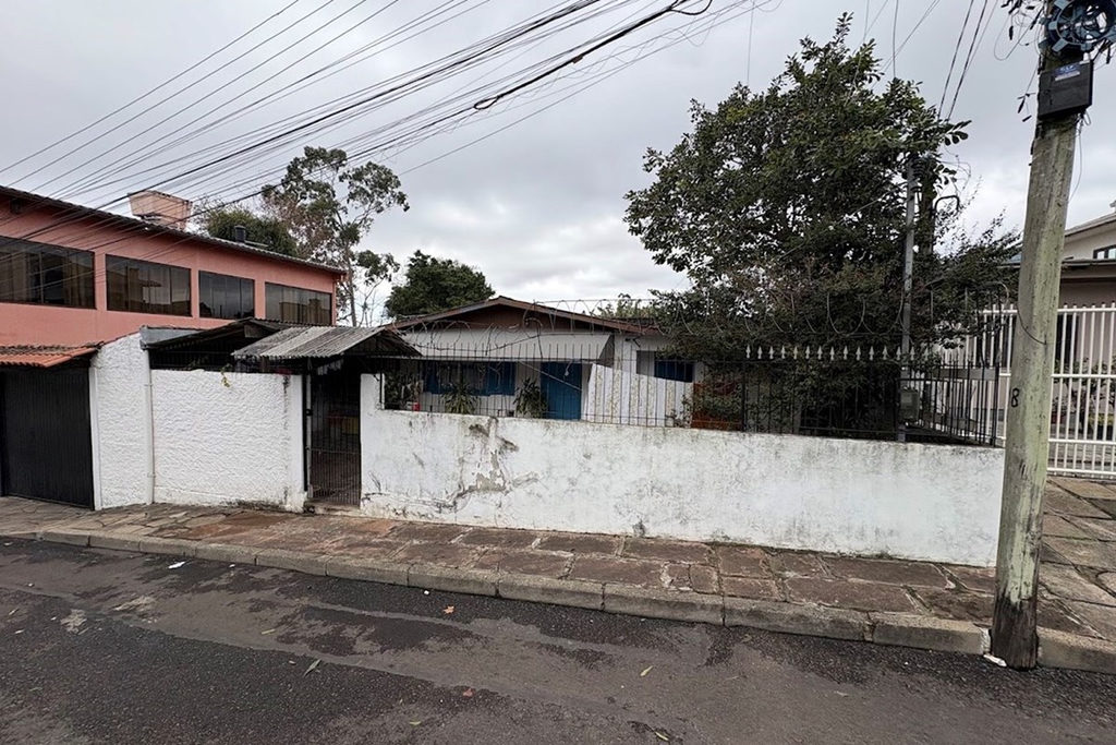 Casa para venda no bairro Santa Rosa de Lima em Porto Alegre