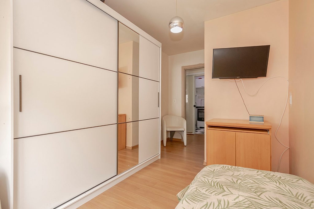 Apartamento para venda no bairro Vila Ipiranga em Porto Alegre