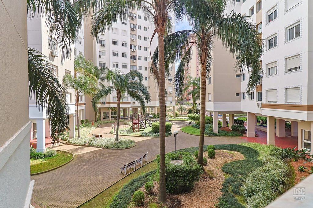 Apartamento para venda no bairro Vila Ipiranga em Porto Alegre