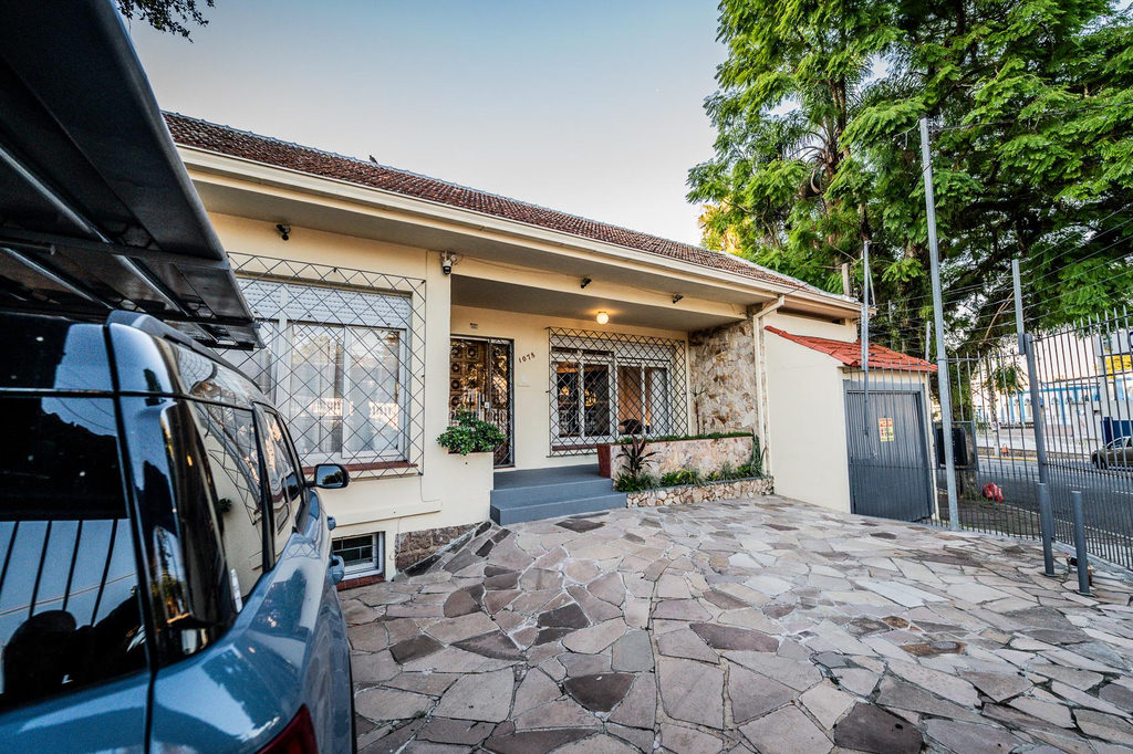Casa para venda no bairro Menino Deus em Porto Alegre