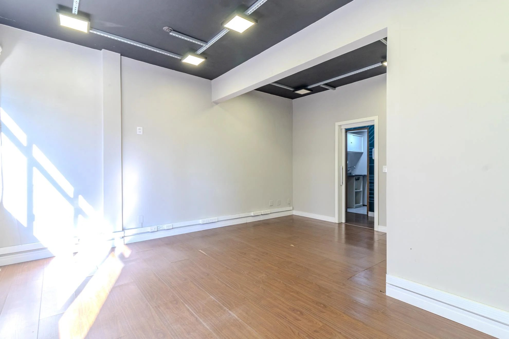 Sala para venda no bairro Petrópolis em Porto Alegre