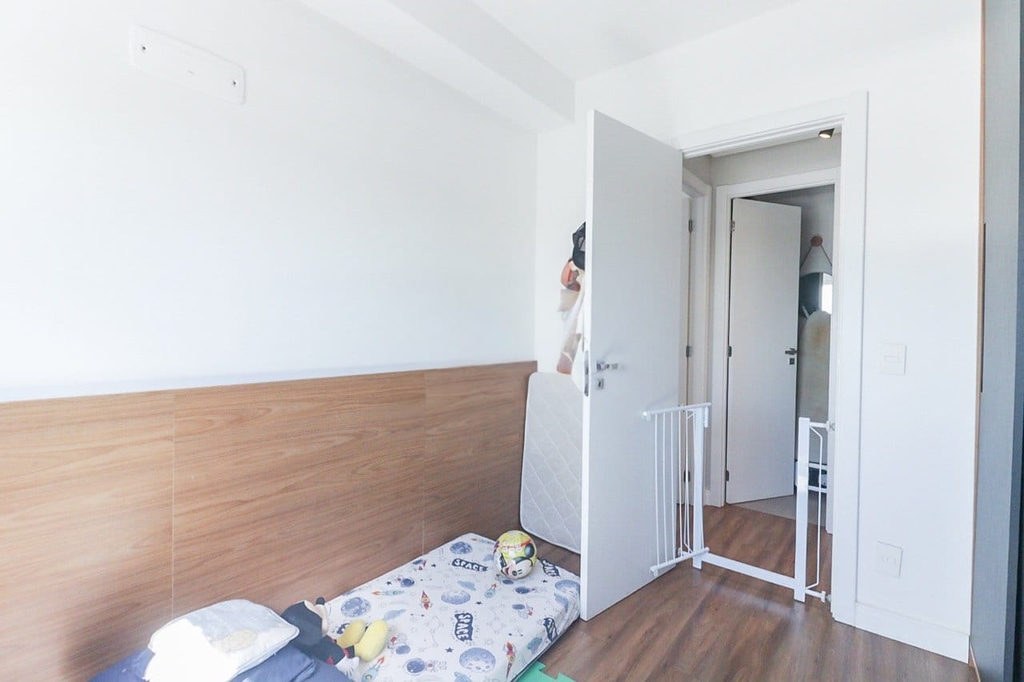 Apartamento para venda no bairro Navegantes em Porto Alegre