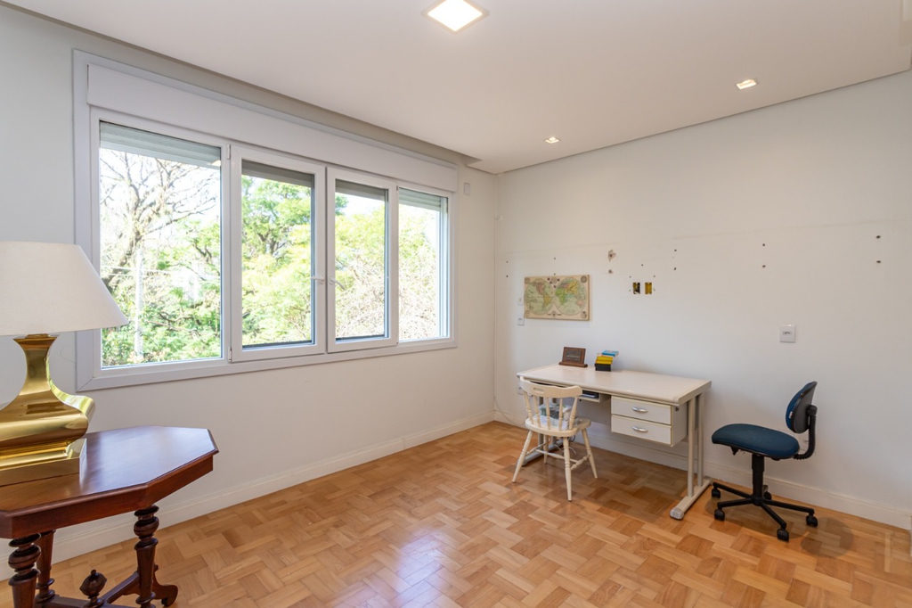 Apartamento para venda no bairro Moinhos de Vento em Porto Alegre