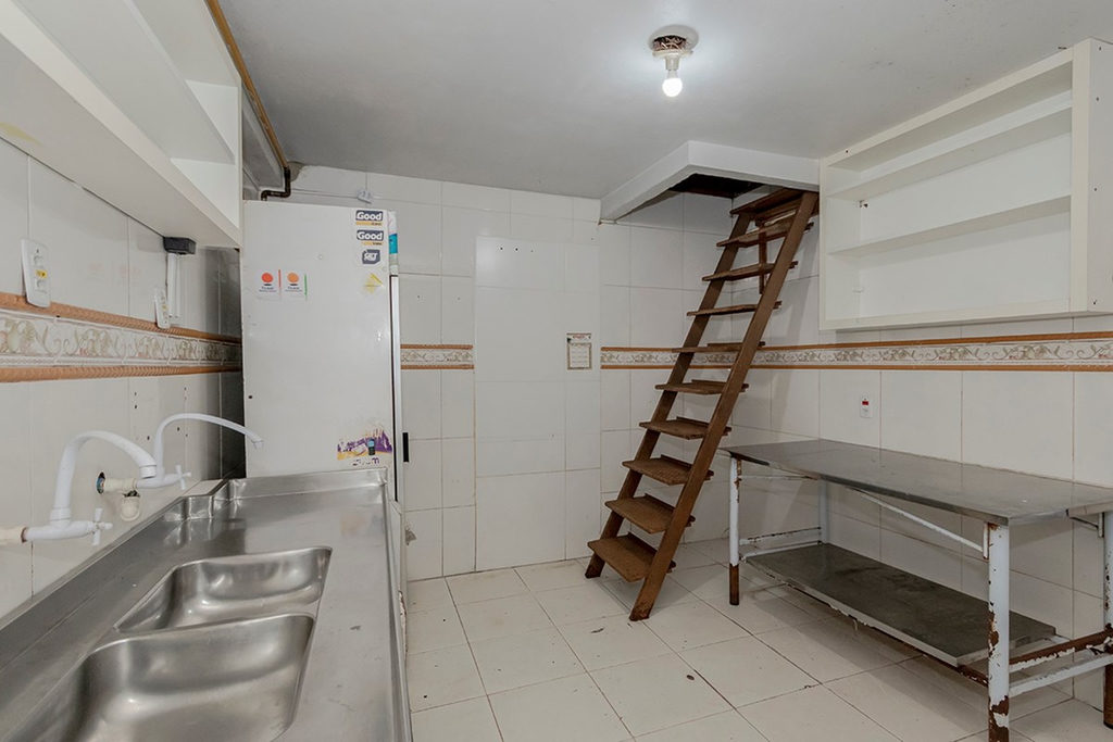 Loja para venda no bairro Humaitá em Porto Alegre