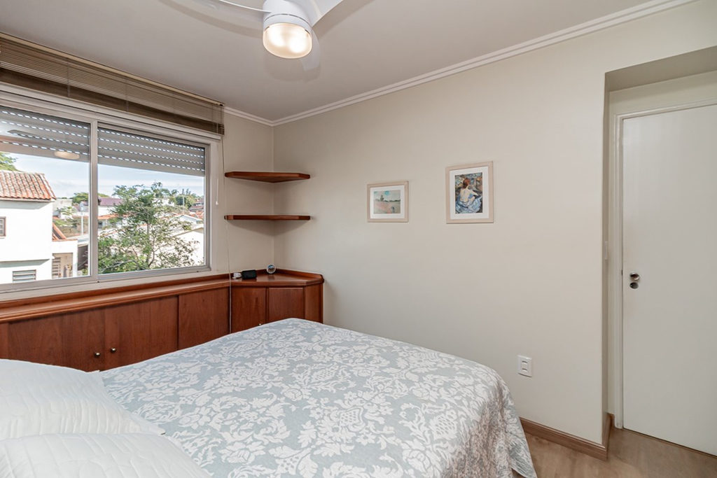 Apartamento para venda no bairro Vila Ipiranga em Porto Alegre
