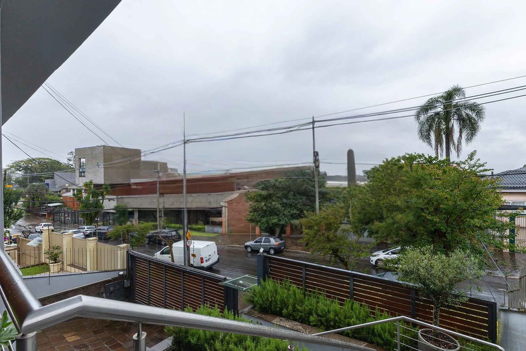 Edifício Comercial para venda no bairro Três Figueiras em Porto Alegre