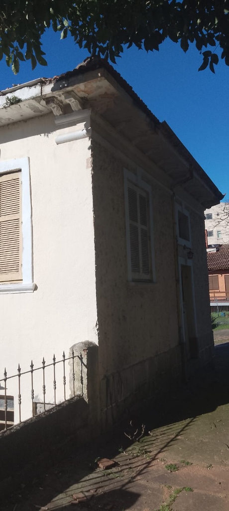 Casa para venda no bairro Santo Antônio em Porto Alegre