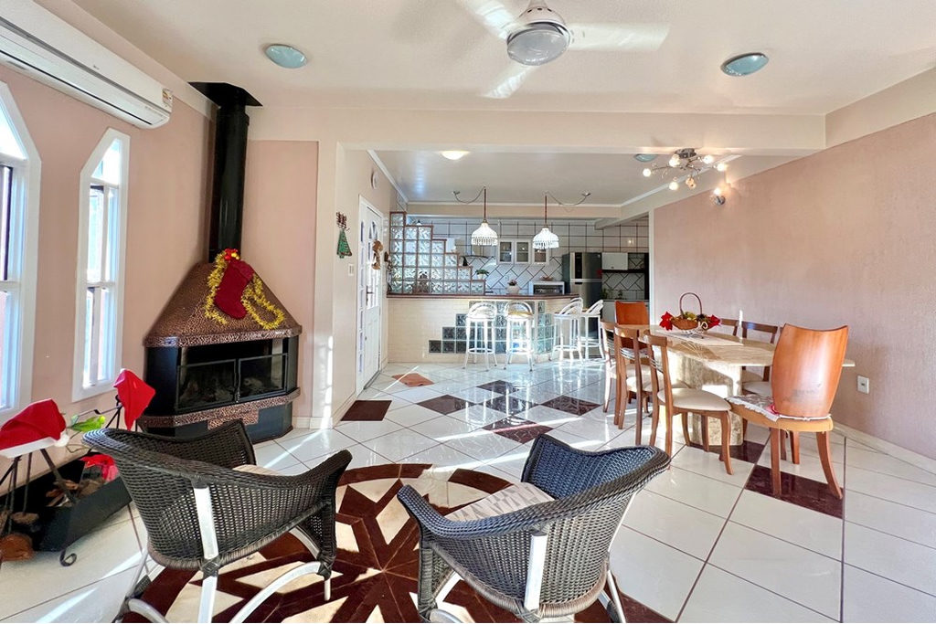 Casa para venda no bairro Harmonia em Canoas