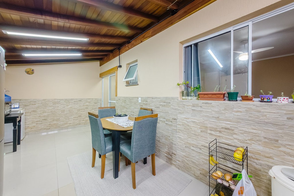 Casa em Condomínio para venda no bairro São Luis em Canoas