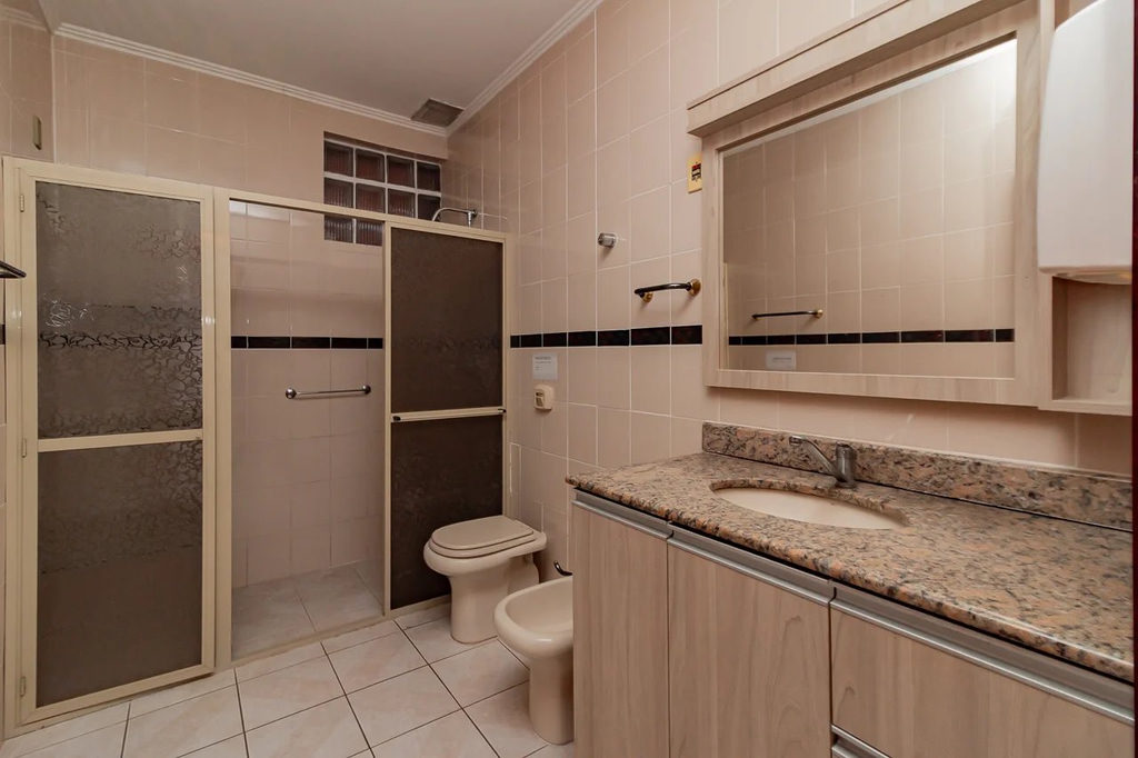 Casa para venda no bairro Higienópolis em Porto Alegre